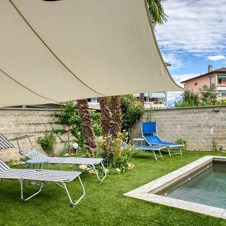 Elegant With Pool And Parking Lejlighed Losone