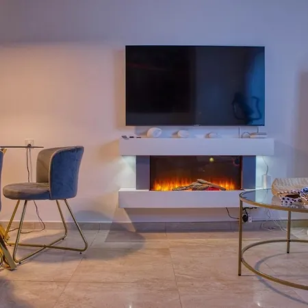 Lejlighed Elegant With Pool And Parking *