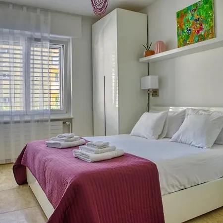 Lejlighed Elegant With Pool And Parking