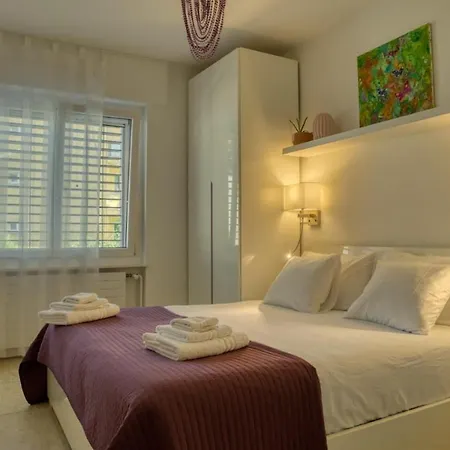 Lejlighed Elegant With Pool And Parking *